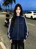 Jaqueta feminina estilosa de design personalizado de nicho, com blocos de cor e três listras, manga longa e zíper, novo top casual de outono e inverno