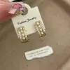 Brincos Modernos e Delicados com Microincrustações de Pérolas de Alto Brilho para Mulheres, Luxo Leve com Sensação de Alta Qualidade, Design de Nicho, Brincos Cravejados com Diamantes Estilo Ins