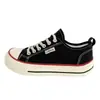 Novos Tênis Simples de Lona para Estudantes Femininas da Primavera de 2026, Estilo Coreano Versátil Slip-On Bonito-Feio Tênis de Solado Grosso, Sapatos Femininos para Dedão do Pé
