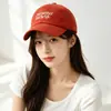 Gorra de Béisbol Bordada con Letras de Estilo Americano, Nueva, a la Moda y Versátil, Elegante y Casual, Hace que la Cara Parezca Más Pequeña, Transpirable para el Verano