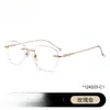 Gafas sin montura para mujer con miopía de alto grado pueden equiparse con cristales anti luz azul de titanio puro ultraligero y monturas de alta gama sin montura.