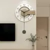 Reloj de Pared Artístico de Madera Natural Estilo Crema para Sala de Estar, Nuevo Modelo 2026, Lujo Ligero, Gama Alta, Elegante, Reloj Silencioso con Sensación Premium