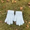 Luvas de Lã Tricotadas de Cinco Dedos Bordadas com Urso Fofo Coreanas Novas Outono e Inverno Dedos Livres para Tela de Toque Femininas Cor Pura
