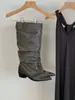 Botas de montar vintage europeas y americanas de punta, plisadas, de pierna ancha, hasta la rodilla, con decoración de hebilla de cinturón