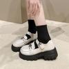 Mocasines Mary Jane estilo francés con suela gruesa y hebilla de mariposa para mujer, zapatos pequeños de cuero estilo británico retro combinables para invierno 2024.