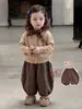 Conjunto infantil para meninas: casaco de outono para bebê menina, cachecol infantil de bolinhas de designer, suéter, conjunto de duas peças com calça xadrez de abóbora