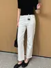 Pantalones Latte de Leche de Frijol~Jeans de pierna recta de tela vaquera de alta elasticidad, teñidos en prenda y lavados con enzimas para mujer, colección de otoño H083104