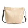 Bolsa de grande capacidade para mulheres Outono e Inverno 2023 Nova bolsa transversal de ombro retrô com alça larga textura fashion bolsa sacola para o dia a dia