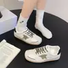 Zapatillas de entrenamiento versátiles para mujer estilo coreano retro para primavera y otoño, nuevo diseño de bloques de color 2026, cómodas zapatillas deportivas casuales, tela de superestrella