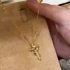 Collar de Cadena Cruzada con Borlas de Múltiples Capas Estilo Retro Francés para Mujer, Diseño de Nicho, Gargantilla de Cadena para Clavícula Moderna y Versátil