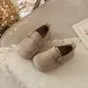 Sapatos Mocassins Infantis Retrô 2026 Outono/Inverno Novos Estilo Coreano Slip-ons Sapatos Birkenstock para Meninas Mocassins de Bebê da Moda