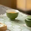Xícara Pequena de Cerâmica com Esmalte Verde Mandarina e Pontos Dourados, Xícara de Cerâmica Alta em Formato de Pétala, Nova Xícara de Chá para Degustação Estilo Chinês, Xícara de Chá Kung Fu