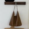 Bolsa Tote de Grande Capacidade Feminina 2023 Novo Estilo Coreano Moda Sofisticada Deslocamento Simples Combina com Tudo Bolsa de Ombro Quente
