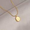 Collar de acero de titanio en tono dorado para mujer, no se decolora, lujo ligero, nicho, joyería de cadena para la clavícula, de alta gama, versátil, a la moda y para el temperamento