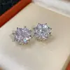 Ear Cuff Borboleta Cravejado com Zircônia para Mulheres Sem Orelhas Furadas, Ear Cuff Fashion e Versátil, Acessório de Orelha Versátil com Toque de Luxo Leve e de Alta Qualidade