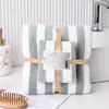 Juego de Tres Toallas de Terciopelo Coral Tejidas en Urdimbre Transfronterizas, Absorbentes, No Sueltan Pelusa, Transpirables, Engrosadas, Venta al por Mayor