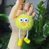 Llavero colgante de pato de ojos grandes de imitación de piel de felpa de dibujos animados, lindo accesorio colgante de felpa para pareja de coche, regalo al por mayor
