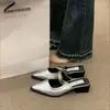 Mules plateadas de punta para mujer, nuevo modelo 2026, sandalias de tacón grueso y punta cerrada, sensación de alta gama, versátiles para ir al trabajo, mules sin cordones para mujer