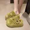 Nuevas zapatillas de felpa para mujer Otoño/Invierno 2026, de suela gruesa, puntera cerrada, zapatillas de algodón, que aumentan la altura, cálidas, para mujeres menudas, zapatos esponjosos
