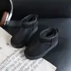 Botas de Nieve para Niños 2025 Invierno Nuevo Estilo Forradas de Felpa y Engrosadas Zapatos Grandes de Algodón para Niñas Suela Suave Resistentes al Frío Zapatos Cálidos para Niños