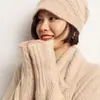Cachemira Otoño/Invierno 2026 Nuevo para Mujer de Gama Alta Color Sólido Tejido para Exteriores Cálido Moda Pesado Cable Grueso Gorro Casual