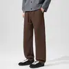 Colección Otoño 2026: Lujo ligero, estilo old money, pantalones casuales de negocios para hombre, con un corte simple, moderno y holgado, con grosor adicional para mayor comodidad