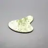 Venta al por mayor de fábrica Placa raspadora de jade en polvo Corazón raspador de cristal Cuidado facial de cristal de masaje de meridianos de jade Piedra de masaje