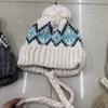Gorro de Punto para Mujer con Pompones Grandes, Bloques de Color Florales Otoño e Invierno, Versátil, Cálido, Rejuvenecedor, Protege Orejas, Lindo y Favorecedor, Gorro de Punto de Moda