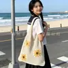 Bolso de Hombro Tejido Hueco de Verano para Mujer 2025 Nuevo Estilo Bolso de Punto con Flor de Hilo Gran Capacidad Bolso Tote
