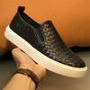 Zapatos de hombre de estación europea, mocasines tejidos de cuero transpirable de verano, zapatos casuales de pedal para hombre de la marca Tide, una generación de cabello