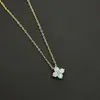 Collar Colgante Sencillo de Circonita Brillante de Cuatro Hojas, Cadena Ligera de Lujo para Clavícula para el Día a Día, Joyería de Collar Exquisita y Versátil, Elegante