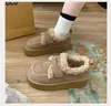 Botas de nieve populares de suela gruesa para mujer, forradas de vellón y engrosadas, nuevos zapatos de invierno cálidos 2026, estilo Birkenstock, zapatos de algodón esponjoso