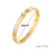 Al por mayor transfronterizo europeo y americano, pulseras de acero de titanio, joyería de alta gama para mujer, chapada en oro, no se decolora