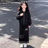 Conjunto de Dos Piezas para Niños Medianos y Grandes: Sudadera con Capucha y Pantalones Casuales de Pierna Ancha con Diseño de Cuadros y Bloques de Color, Estilo Academia, para Primavera y Otoño