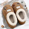 Pantuflas peludas para mujer, cálidas de invierno, nuevo estilo 2026, de suela gruesa, antideslizantes, con talón, pantuflas de interior para el hogar, pantuflas de algodón para parejas, en stock