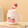 Taza de cerámica con tapa para agua, ideal como regalo de Amazon.