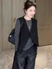 Chaleco Blazer sin Mangas con Cuello en V Irregular de Estilo Europeo para Mujer, Diseño Nuevo de Otoño 2025 con un Sentido del Estilo, Chaleco en Capas