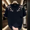 Camiseta de Manga Curta Design 2025 Nicho Masculina Verão Solta Estilo Coreano Bordado de Flores Diamante Europeu Quente Top