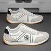 Zapatos transpirables de suela blanda para hombre, zapatillas deportivas de moda versión coreana 2026 para hombre, zapatos planos al por mayor transfronterizos