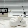 Pantuflas Baotou de Suela Gruesa Zapatos con Agujeros de EVA de Verano para Mujer Nuevo para Exteriores Súper Suave con Altura Aumentada para el Hogar Antideslizante