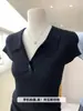 Suéter de punto estilo coreano ajustado con cuello en V de manga corta 2026 nuevo elástico ceñido top simple