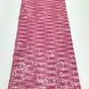 Tela de Lentejuelas Iridiscentes en Malla con Forma de Diamante Disponible en Stock para Disfraces de Escenario y Vestidos de Mujer