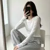 Camiseta Básica Gola Redonda para Mulheres, Slim Fit Outono e Inverno, Top Casual Quente da Moda, Camiseta Regular de Ombro com Manga Longa para Mulheres Jovens