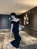 Vestido Longo Bodycon 2026 Estilo Férias Nicho Cotidiano Ombro a Ombro Emagrecedor Cintura Marcada Patchwork