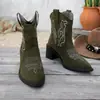 Botas de cavaleiro europeias e americanas transfronteiriças femininas de cano médio, botas de cowboy de camurça bico fino com saltos baixos, estilo retrô western bordado, atacado em tamanhos grandes