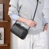 Bolsa Cilíndrica Transfronteiriça de Couro Genuíno Novo Primeira Camada Couro de Vaca Queda Natural Ombro Único Transversal Bolsa Axilar Simples Retrô Feminina