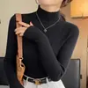 Camiseta Base de Color Sólido para Mujer Otoño Invierno Nuevo Suéter de Punto Simple Ropa Interior Top de Manga Larga Cuello Semi Alto Negro