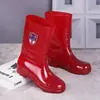Botas de trabalho impermeáveis, de secagem rápida e de cano alto para homens, com sola de borracha antiderrapante, disponíveis nos modelos de cano médio e curto.