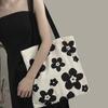 Bolsa de Lona de Verão Estilo Coreano ins Preto e Branco Hyuna Flor Moda Combina com Tudo Bolsa de Ombro Grande Capacidade Bolsa de Compras para Estudantes