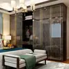 Yaxinge Estilo Lujo Ligero Armario a Medida con Panel E0 y Puertas de Gabinete, Personalización para Toda la Casa, Armario Combinado con Marco de Metal